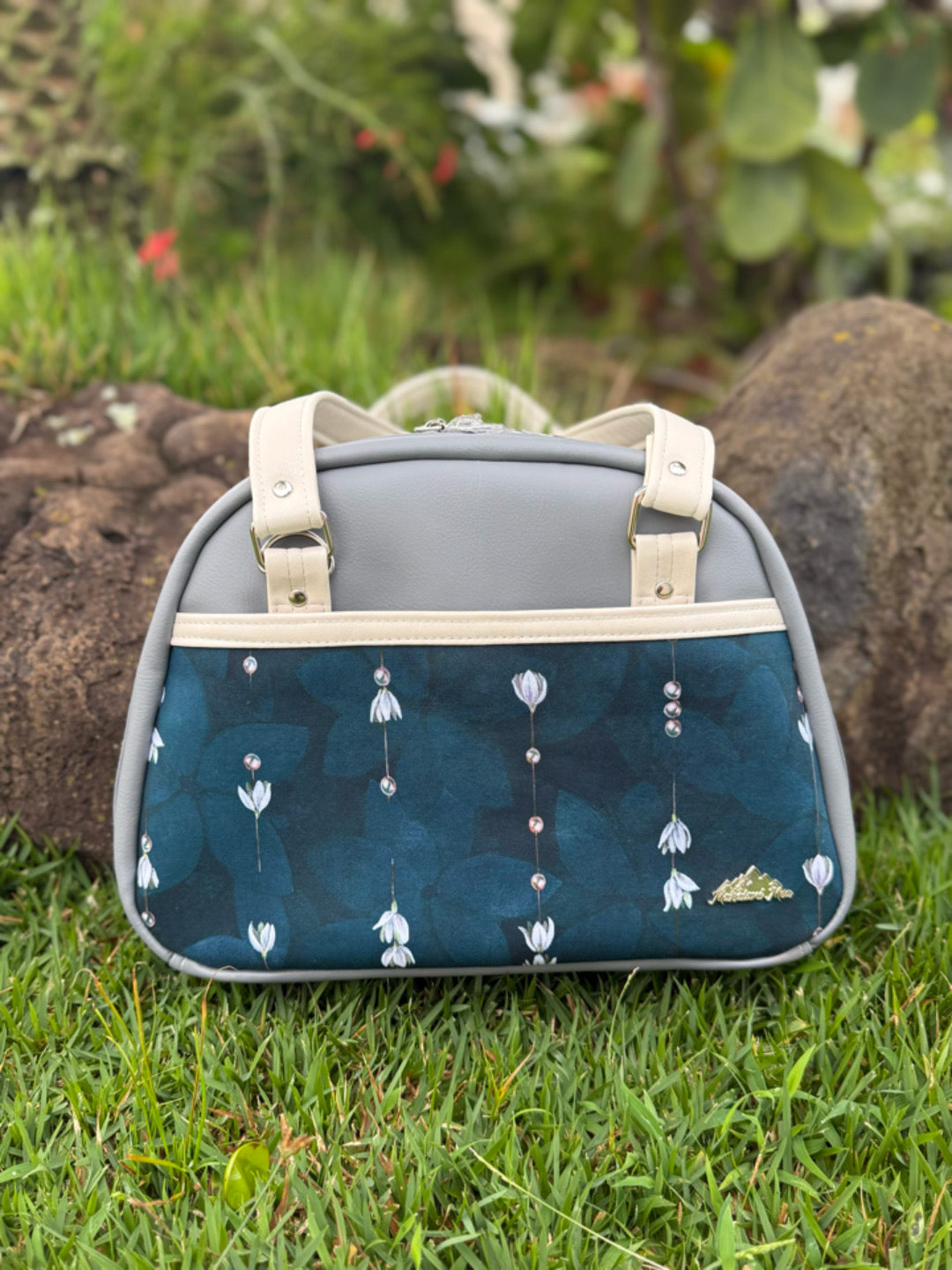Pakalana Bowler Bag