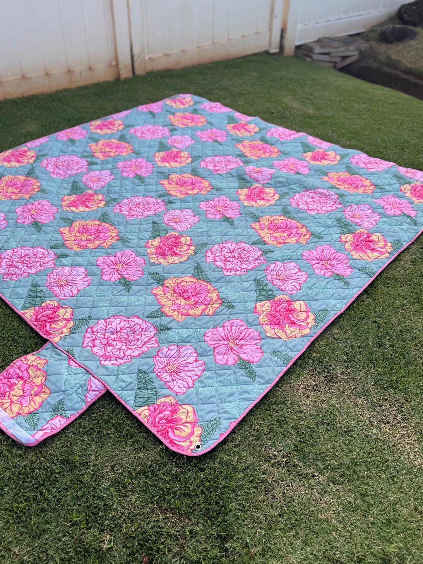 Hibiscus & Kupukupu Beach Mat