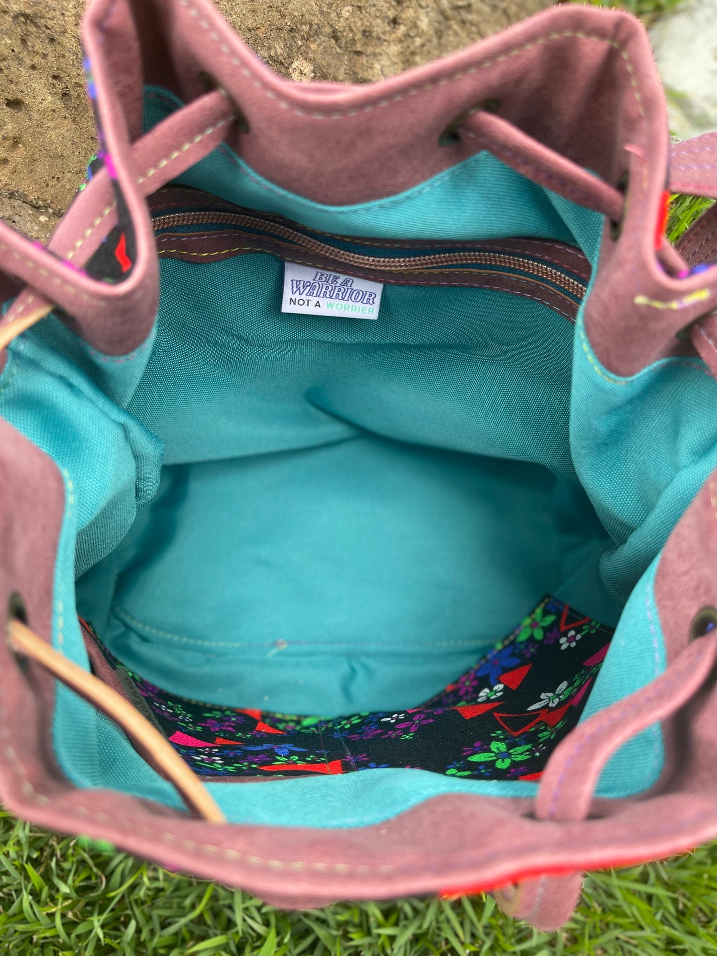 Vintage Hawaiian convertible bucket bag