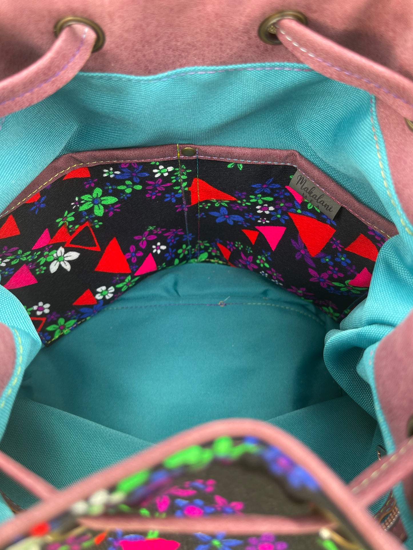 Vintage Hawaiian convertible bucket bag