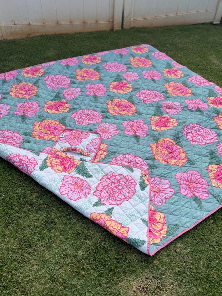 Hibiscus & Kupukupu Beach Mat