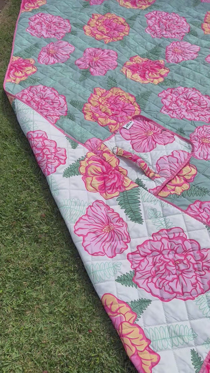 Hibiscus & Kupukupu Beach Mat